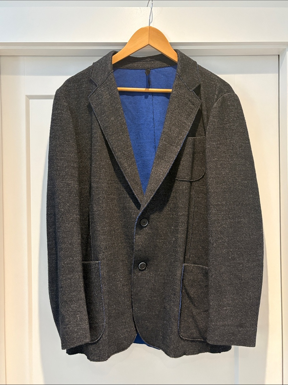 Like new Bugatchi Charcoal double knit blazer with blue lining